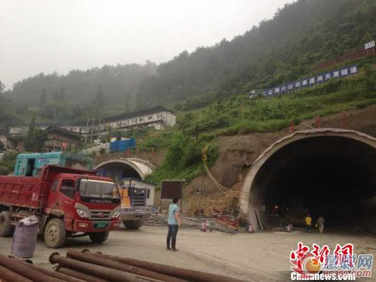   810գFʡʯhһڽٹ·l̮yӋ13˱ԮMС